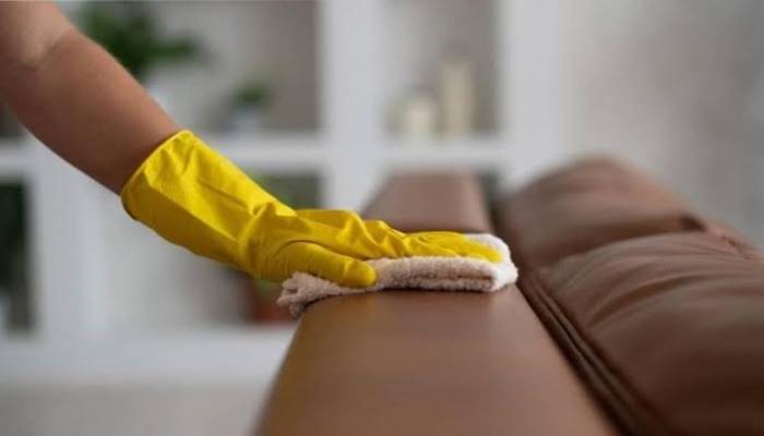 5 مرحله تمیز کردن مبل جیر